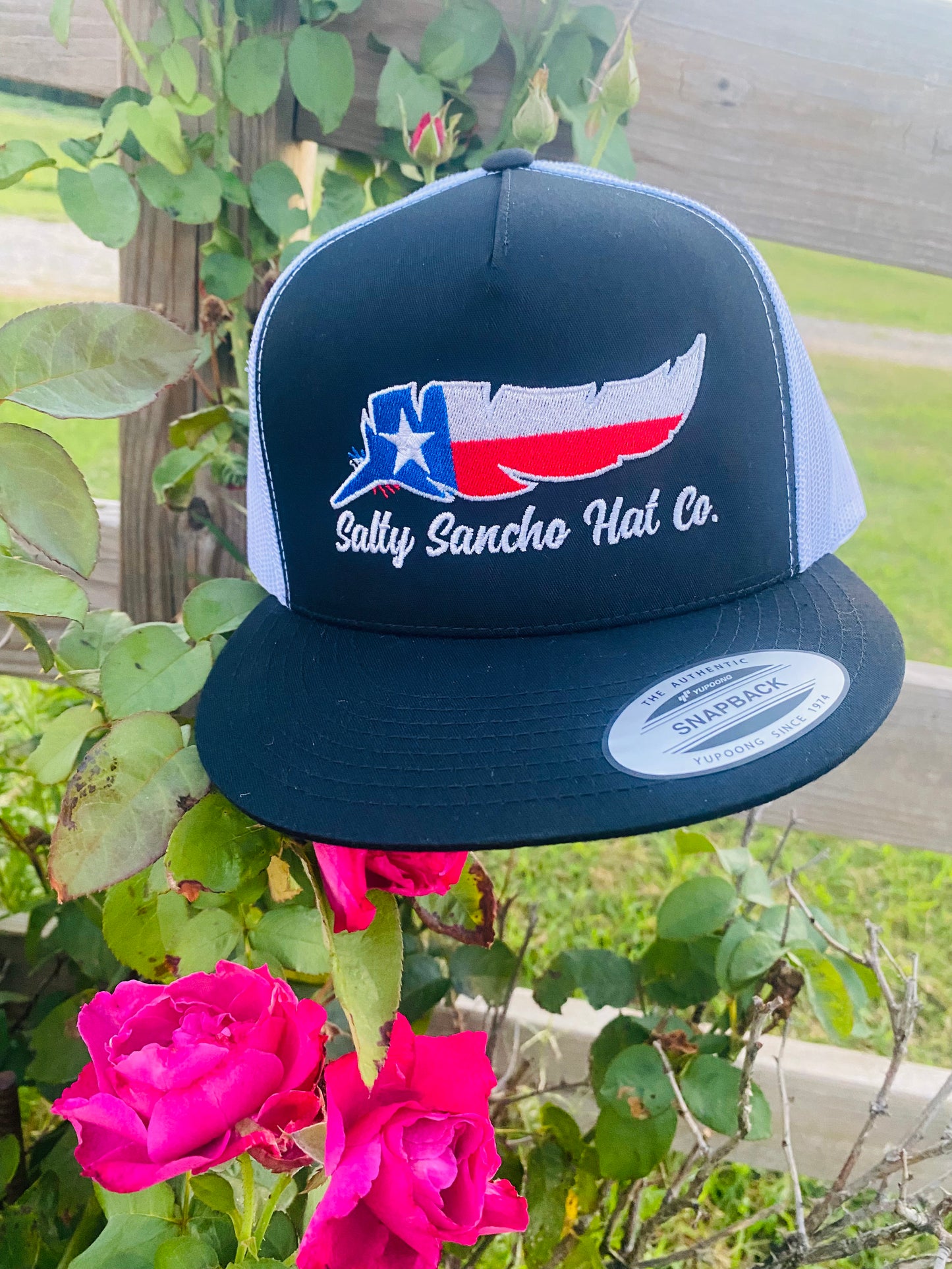 Lone Star Feather Black/white